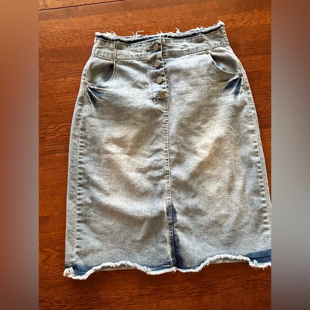 Reba frayed hem denim skirt